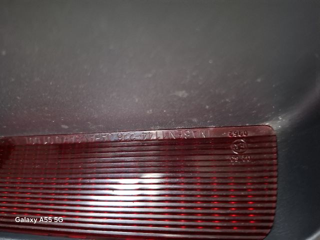 bontott MITSUBISHI LANCER VII Pótféklámpa