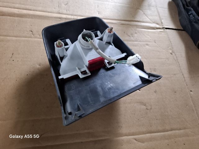 bontott MITSUBISHI LANCER VII Pótféklámpa