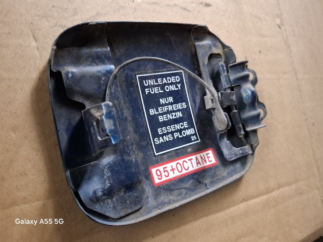 bontott MITSUBISHI LANCER VII Tankajtó