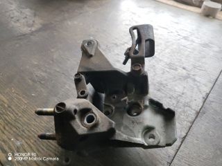 bontott MITSUBISHI LANCER VII Tartó Bak