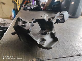 bontott MITSUBISHI LANCER VII Tartó Bak