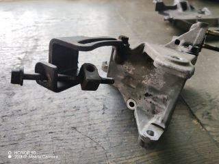 bontott MITSUBISHI LANCER VII Tartó Bak