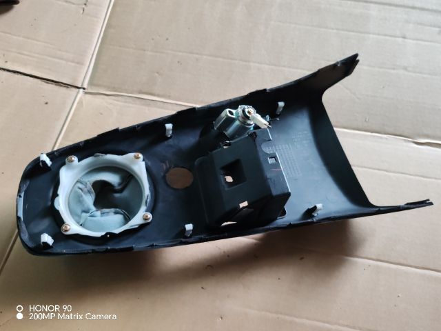 bontott MITSUBISHI LANCER VII Váltószoknya Rögzítő Keret