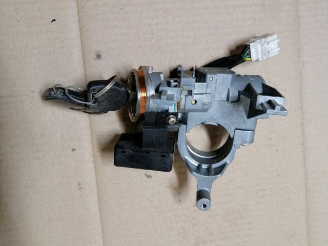 bontott MITSUBISHI OUTLANDER Gyújtáskapcsoló Házzal