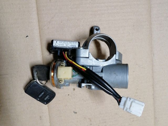 bontott MITSUBISHI OUTLANDER Gyújtáskapcsoló Házzal