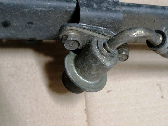 bontott MITSUBISHI OUTLANDER Porlasztó Sor / Híd