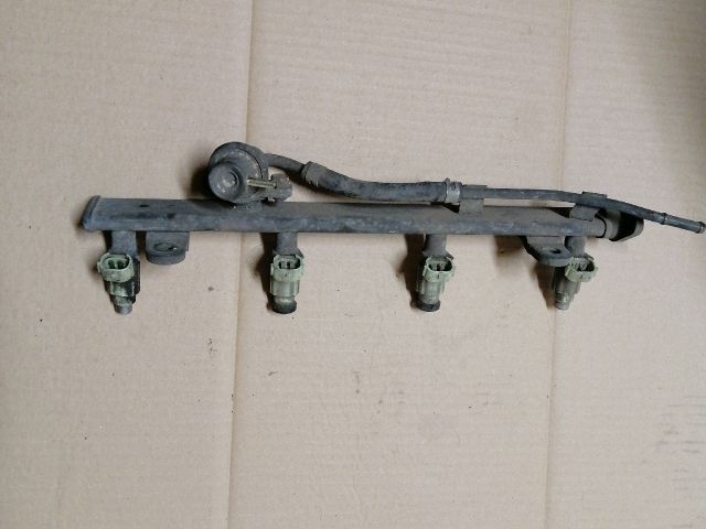 bontott MITSUBISHI OUTLANDER Porlasztó Sor / Híd