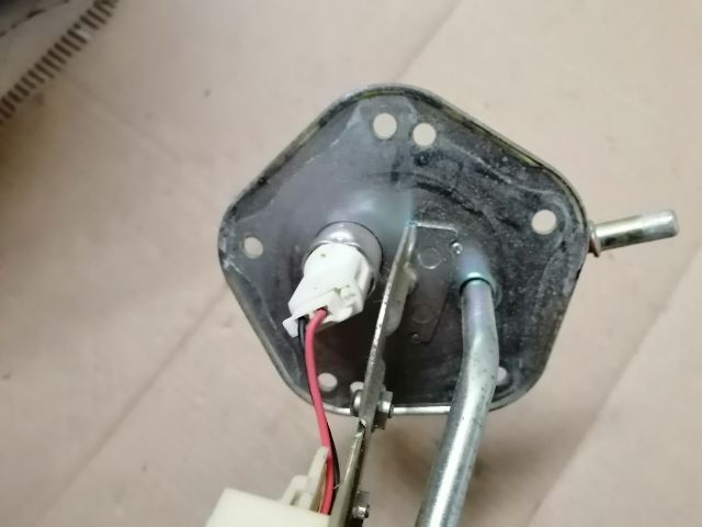 bontott MITSUBISHI OUTLANDER Üzemanyagszint Jeladó