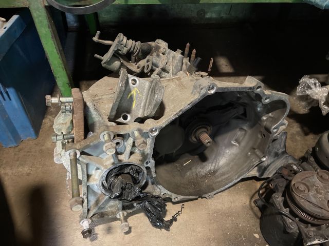 bontott MITSUBISHI OUTLANDER Váltó (Mechanikus)