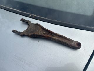 bontott MITSUBISHI OUTLANDER Kuplung Kiemelő Villa