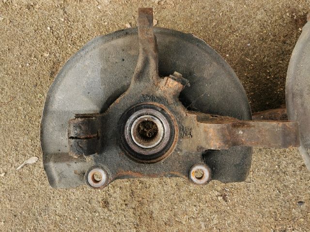 bontott MITSUBISHI OUTLANDER Bal első Csonkállvány Kerékaggyal