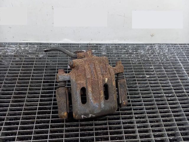 bontott MITSUBISHI OUTLANDER Jobb első Féknyereg Munkahengerrel