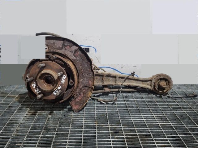 bontott MITSUBISHI OUTLANDER Jobb hátsó Csonkállvány