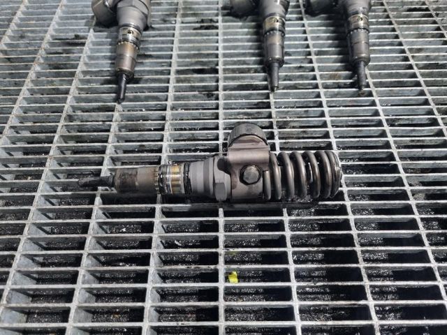 bontott MITSUBISHI OUTLANDER Porlasztó (1 db)