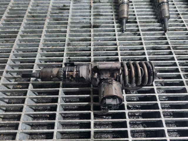 bontott MITSUBISHI OUTLANDER Porlasztó (1 db)