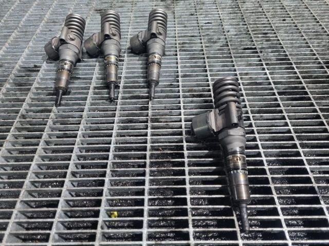 bontott MITSUBISHI OUTLANDER Porlasztó (1 db)