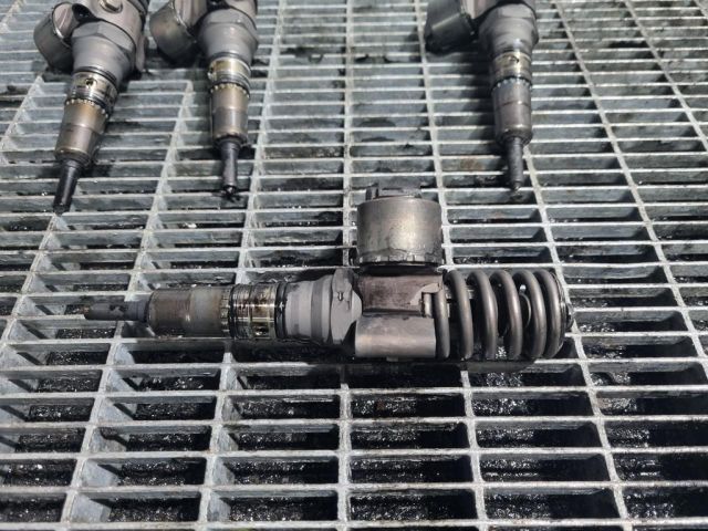 bontott MITSUBISHI OUTLANDER Porlasztó (1 db)