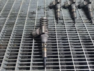 bontott MITSUBISHI OUTLANDER Porlasztó (1 db)