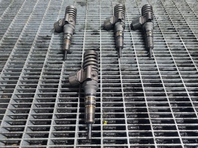 bontott MITSUBISHI OUTLANDER Porlasztó (1 db)