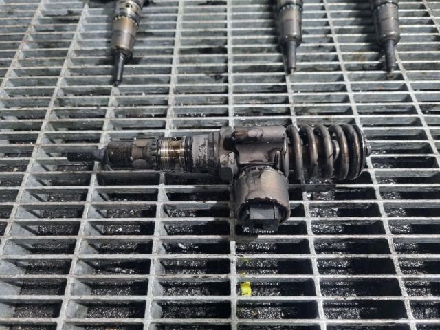 bontott MITSUBISHI OUTLANDER Porlasztó (1 db)