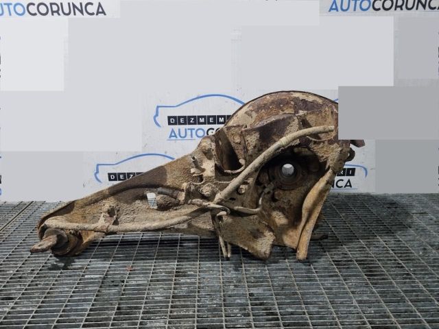 bontott MITSUBISHI OUTLANDER Bal hátsó Csonkállvány