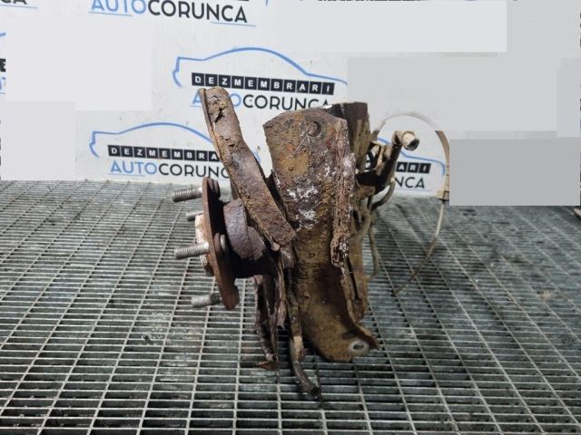 bontott MITSUBISHI OUTLANDER Jobb hátsó Csonkállvány