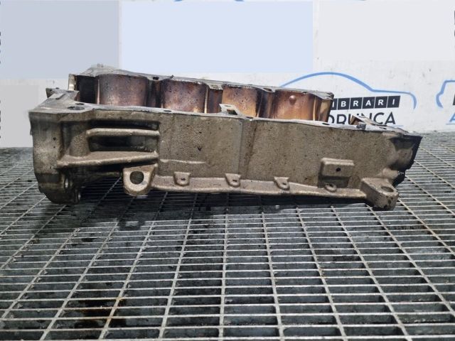 bontott MITSUBISHI OUTLANDER Olajteknő