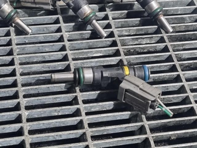 bontott MITSUBISHI OUTLANDER Porlasztó (1 db)