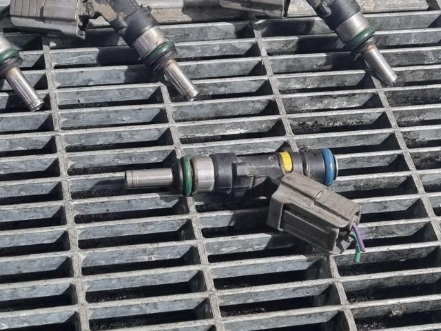 bontott MITSUBISHI OUTLANDER Porlasztó (1 db)