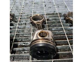 bontott MITSUBISHI OUTLANDER Dugattyú