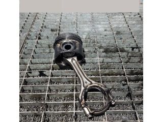 bontott MITSUBISHI OUTLANDER Dugattyú