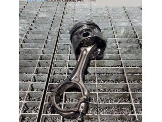 bontott MITSUBISHI OUTLANDER Dugattyú