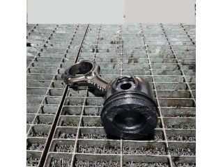 bontott MITSUBISHI OUTLANDER Dugattyú