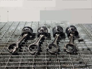 bontott MITSUBISHI OUTLANDER Dugattyú