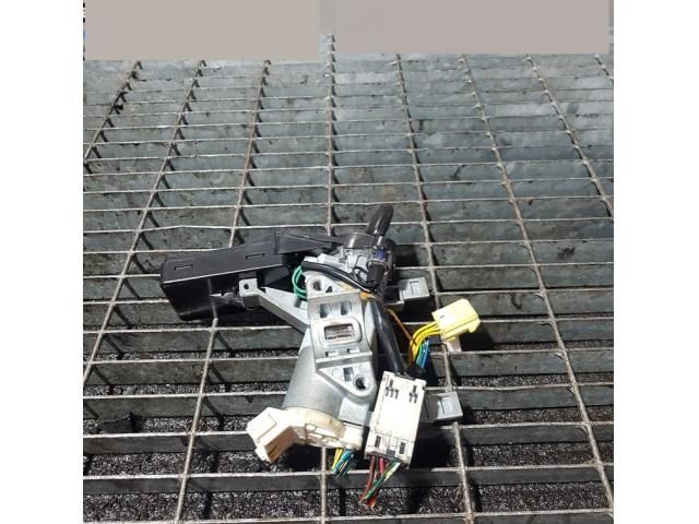 bontott MITSUBISHI OUTLANDER Gyújtáskapcsoló