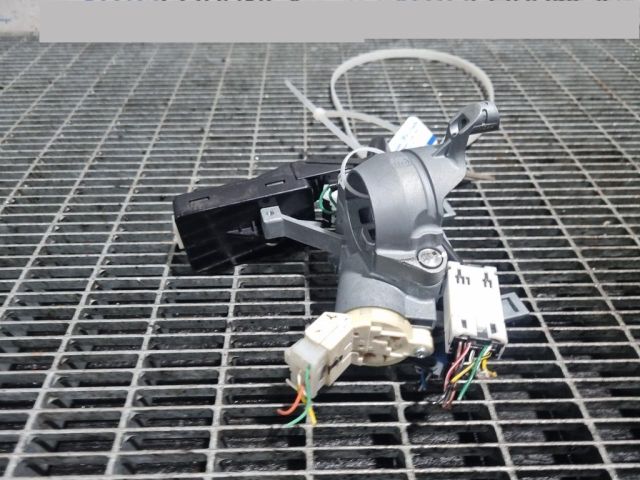 bontott MITSUBISHI OUTLANDER Gyújtáskapcsoló