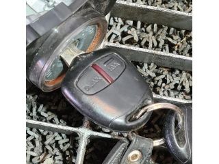 bontott MITSUBISHI OUTLANDER Gyújtáskapcsoló