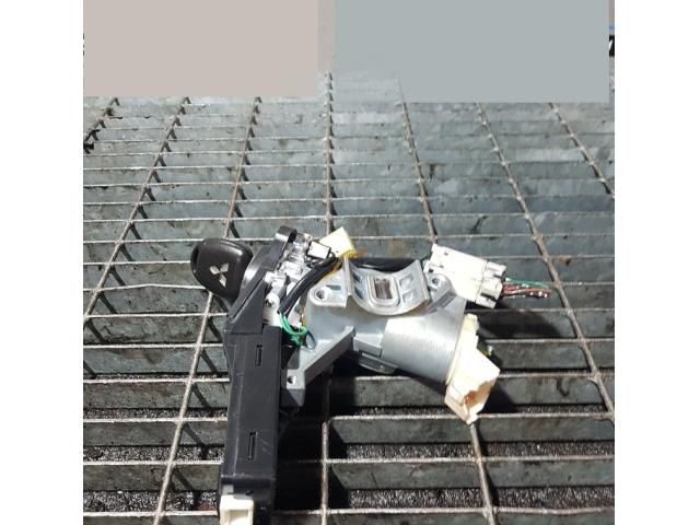 bontott MITSUBISHI OUTLANDER Gyújtáskapcsoló