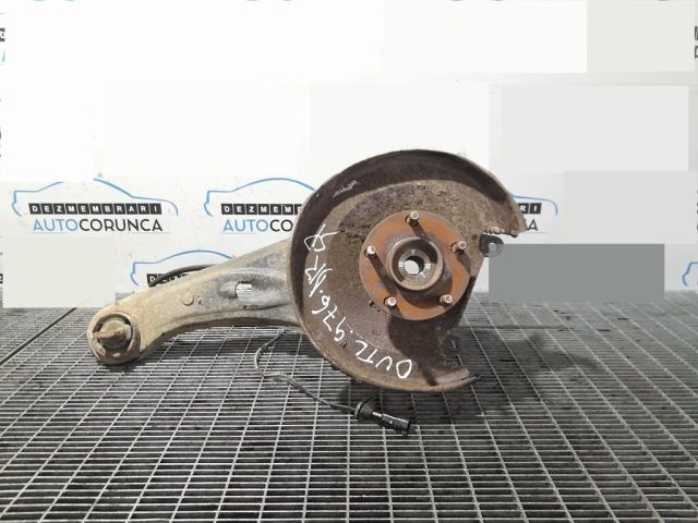 bontott MITSUBISHI OUTLANDER Jobb hátsó Csonkállvány