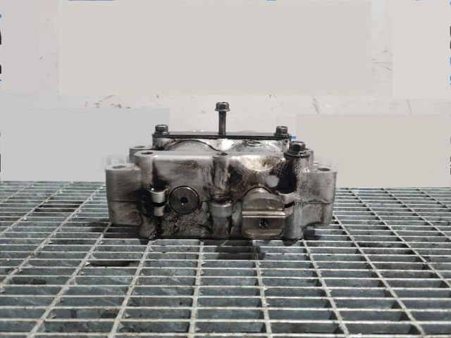 bontott MITSUBISHI OUTLANDER Olajszivattyú