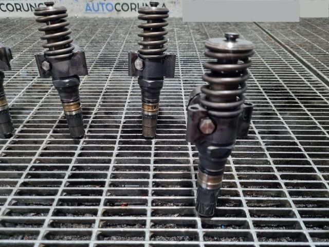 bontott MITSUBISHI OUTLANDER Porlasztó (1 db)