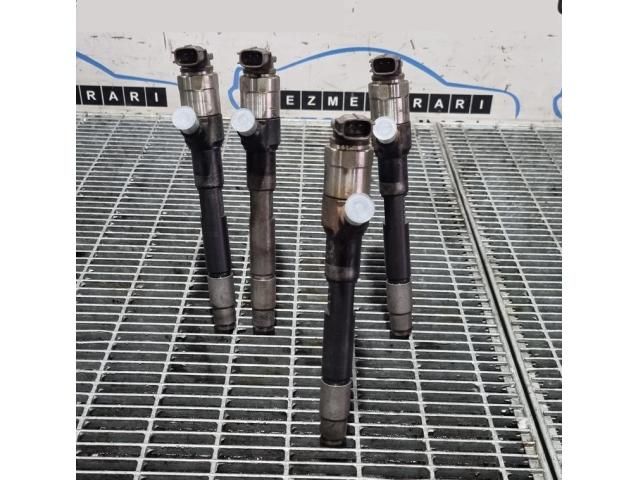 bontott MITSUBISHI OUTLANDER Porlasztó (1 db)