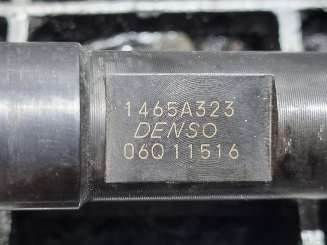 bontott MITSUBISHI OUTLANDER Porlasztó (1 db)