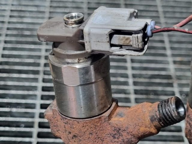 bontott MITSUBISHI OUTLANDER Porlasztó (1 db)