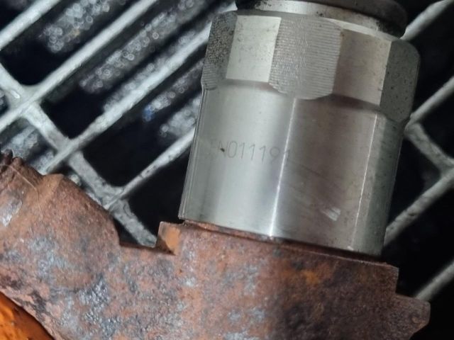 bontott MITSUBISHI OUTLANDER Porlasztó (1 db)