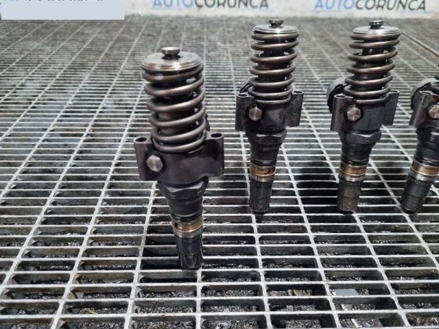 bontott MITSUBISHI OUTLANDER Porlasztó (1 db)