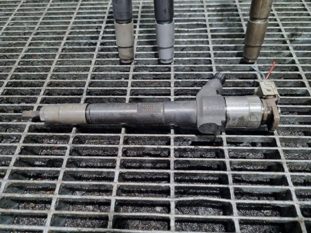 bontott MITSUBISHI OUTLANDER Porlasztó (1 db)