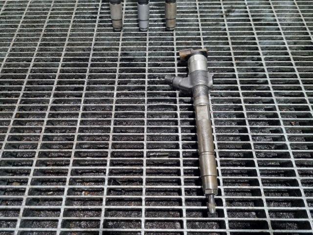 bontott MITSUBISHI OUTLANDER Porlasztó (1 db)