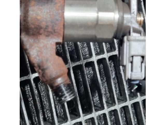 bontott MITSUBISHI OUTLANDER Porlasztó (1 db)