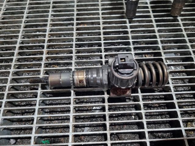 bontott MITSUBISHI OUTLANDER Porlasztó (1 db)